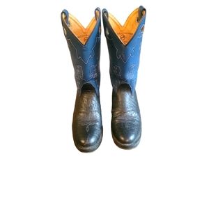 Youth cowboy boots size 5.5